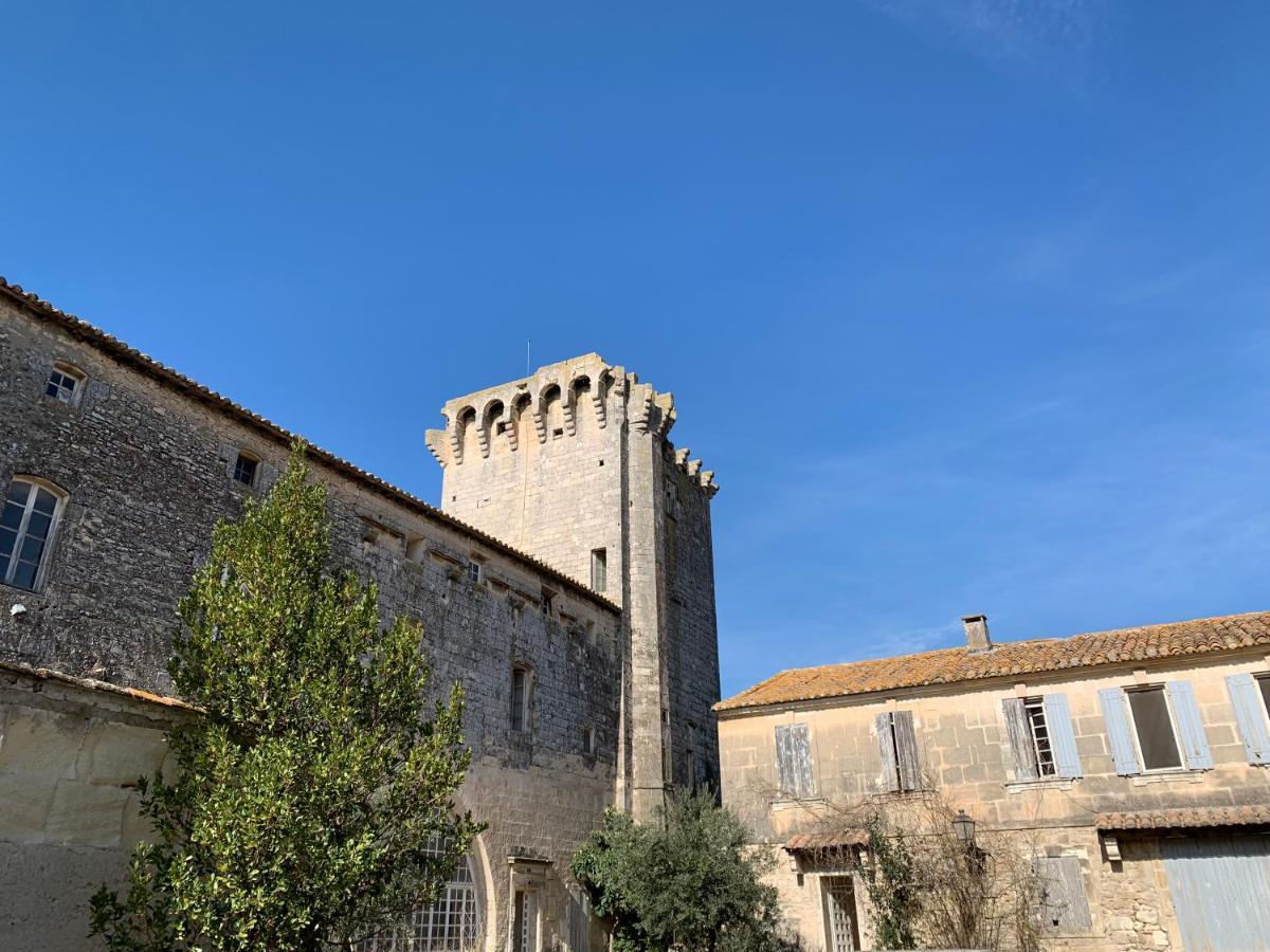 Gite De La Tour Des Abbes Fontvieille Exteriér fotografie