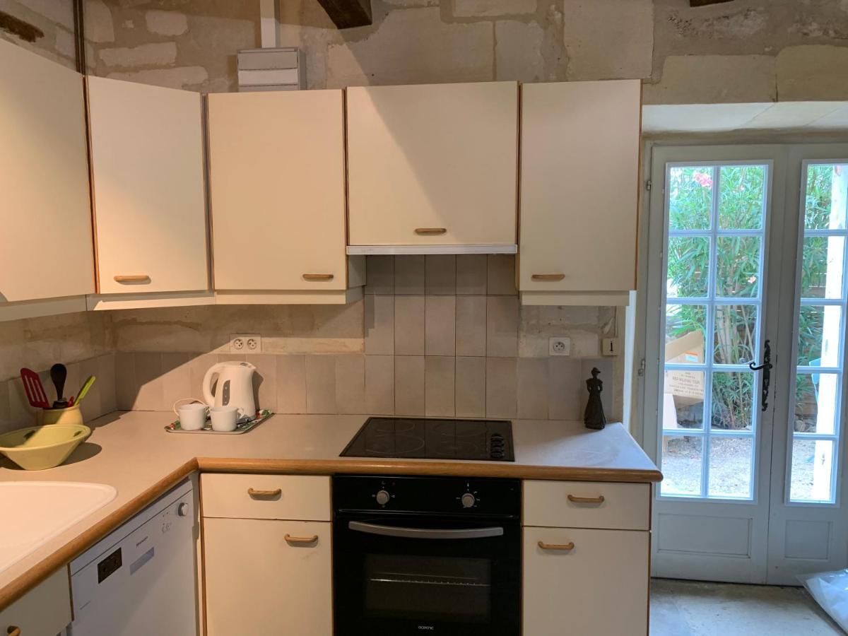 Gite De La Tour Des Abbes Fontvieille Exteriér fotografie
